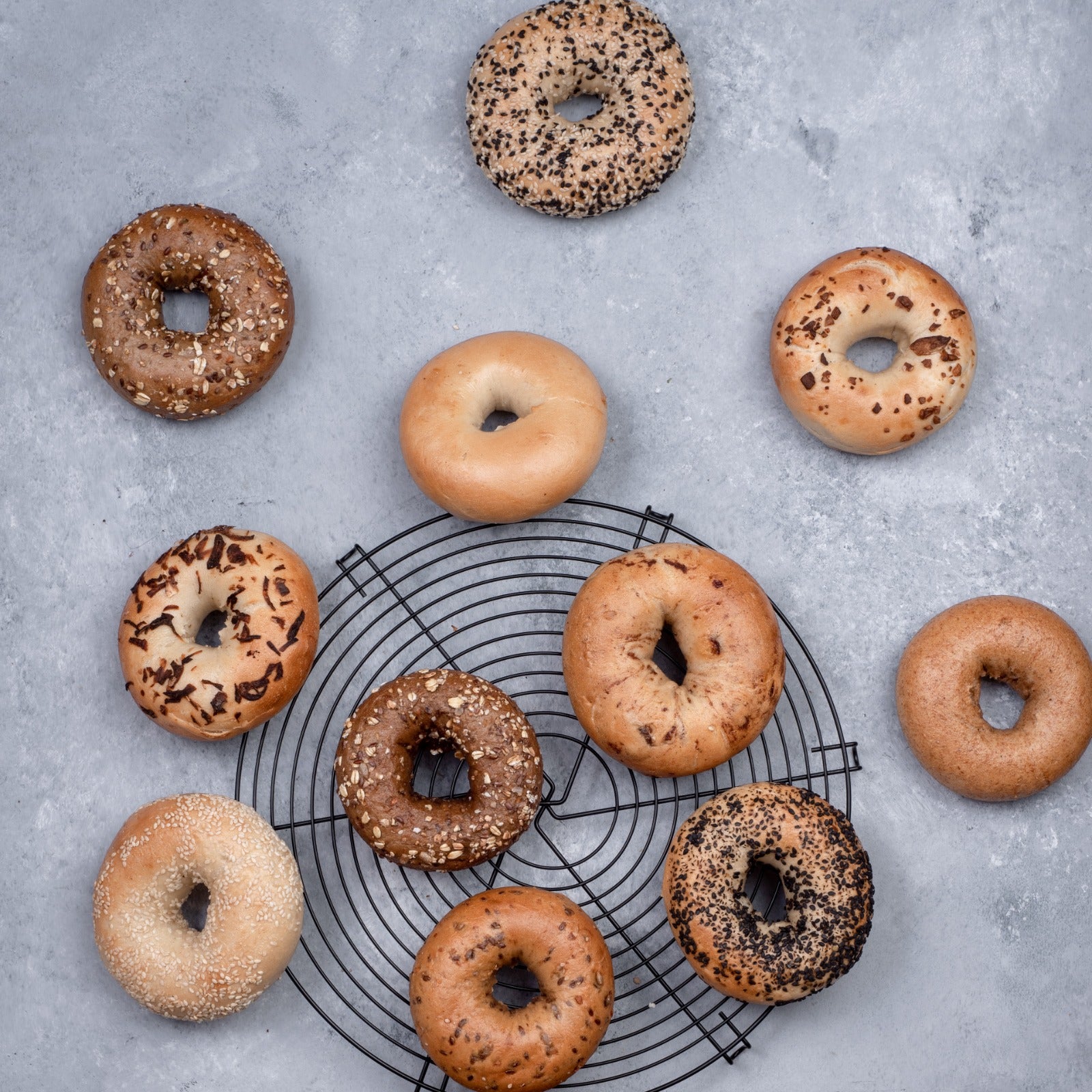 FAMILY BREAKFAST BOX — 8 Bagels
